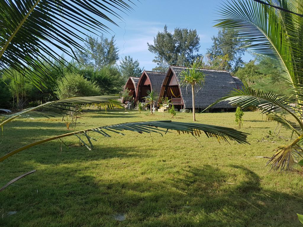 Sasak Island Bungalows ギリ島 エクステリア 写真